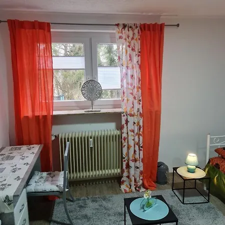 Nettes Gastezimmer Nahe Sindelfingen / Stuttgart / Schwarzwaldrand Campsite *
