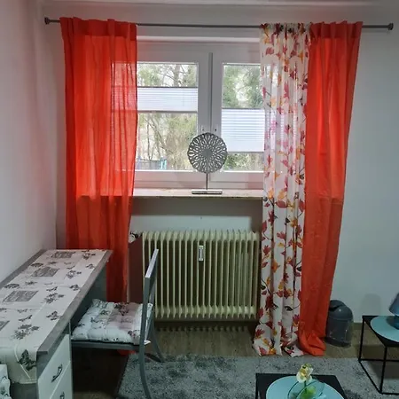 Campsite Nettes Gastezimmer Nahe Sindelfingen / Stuttgart / Schwarzwaldrand *
