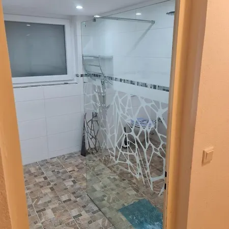 Nettes Gastezimmer Nahe Sindelfingen / Stuttgart / Schwarzwaldrand Grafenau (Baden-Wurttemberg)