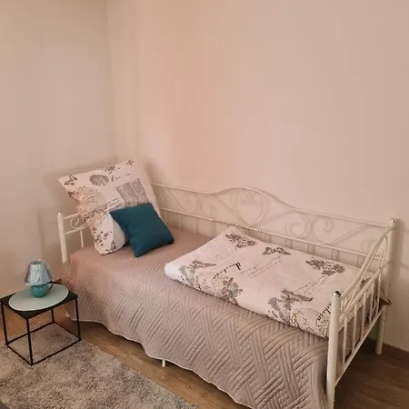 Nettes Gastezimmer Nahe Sindelfingen / Stuttgart / Schwarzwaldrand Campsite Grafenau (Baden-Wurttemberg)